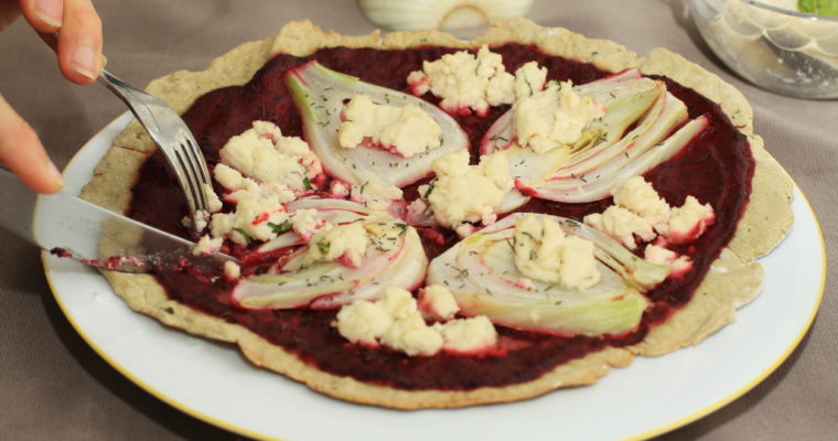 Glutenfreie Rote-Rüben-Fenchel-Pizza mit Mandelricotta