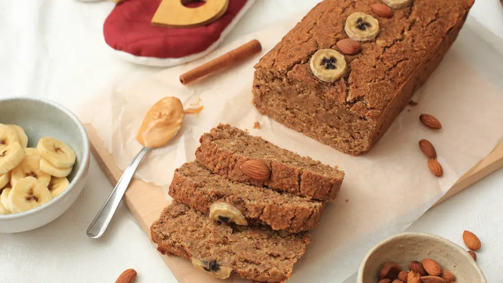 Glutenfreies Dattel-Bananenbrot ohne Zucker