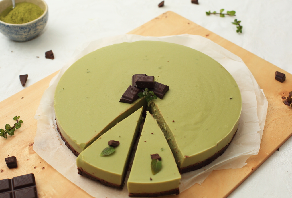 Veganer Schoko-Minz-Cheesecake mit Matcha – Die gesunde Linie