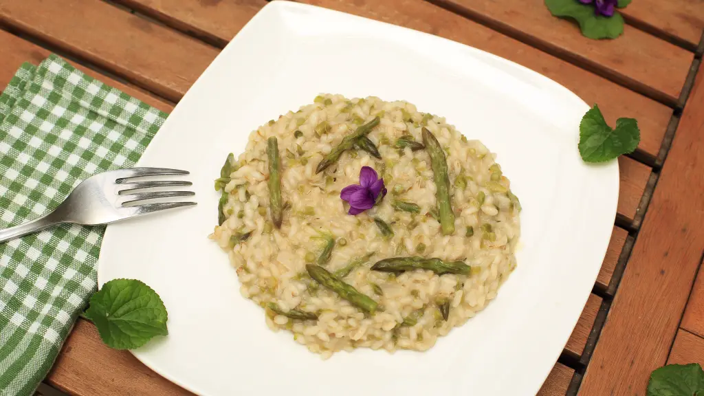 Cremiges Wildspargel-Risotto mit Jungzwiebel