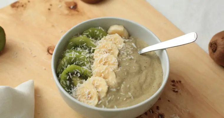 Kiwi-Buchweizen-Porridge mit Kokos