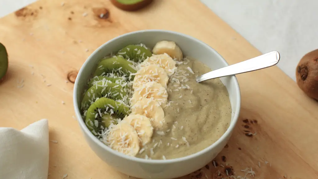 Kiwi-Buchweizen-Porridge mit Kokos